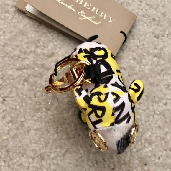 🎁Authentic new with tag Burberry Graffiti charm . - Picture 3 of 9